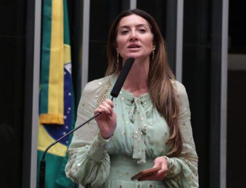 Câmara aprova projeto de Greyce Elias que cria o Dia da Autoestima da Mulher Brasileira